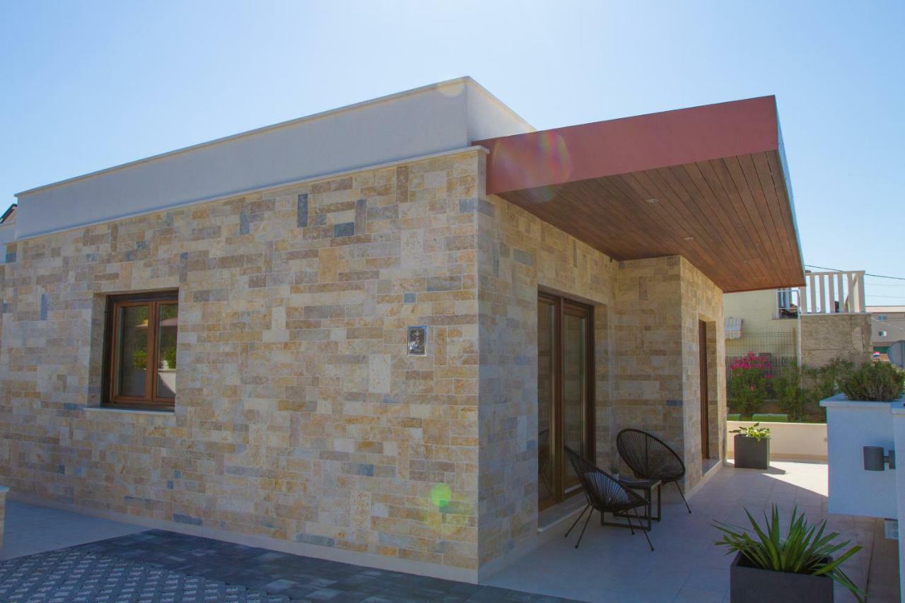 Luxury Poolside Villa Slatine Exterior foto