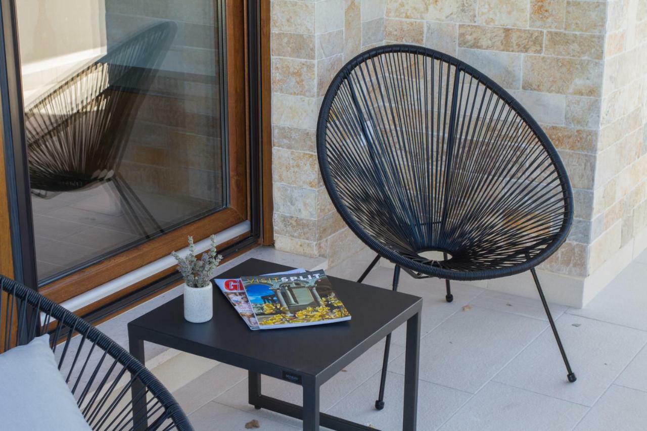 Luxury Poolside Villa Slatine Exterior foto