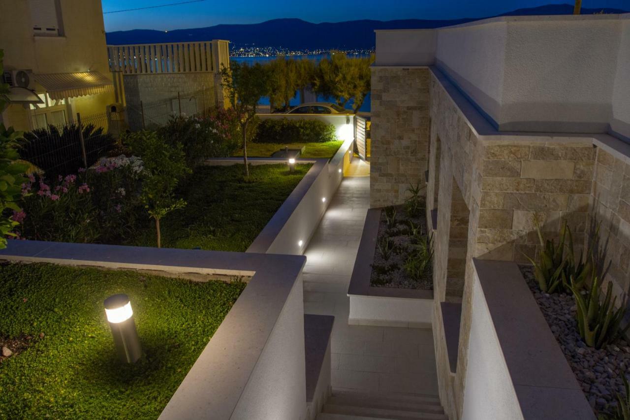 Luxury Poolside Villa Slatine Exterior foto